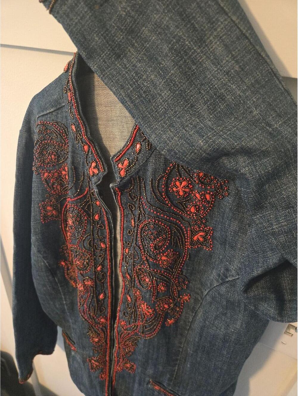 Chico's Vintage Beaded Embroidered Denim Jacket Size 2 - Picture 5 of 5